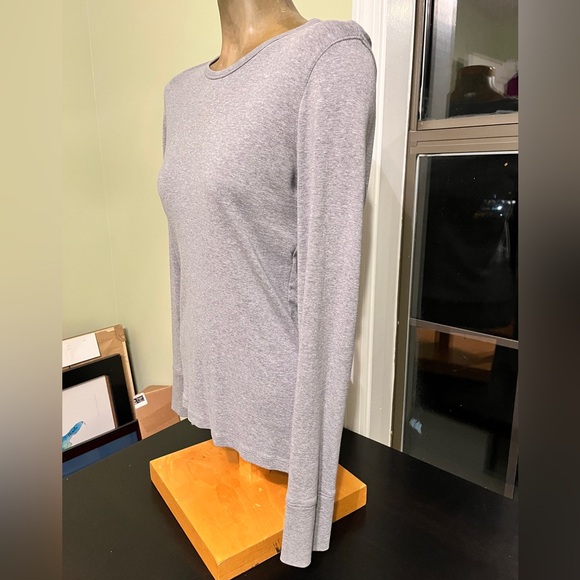 Gap Favorite Gray Long-Sleeve tee - Size Medium - Picture 3 of 12
